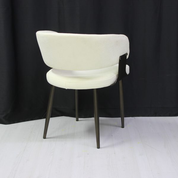 scaun ryga crem1
